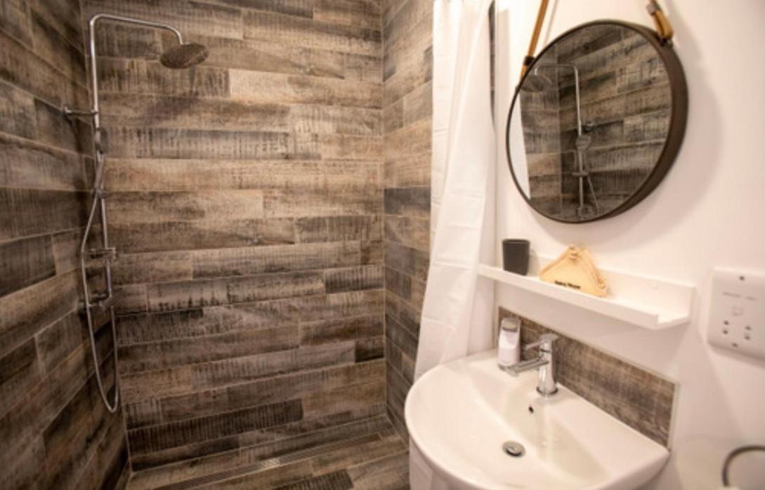 Josies Place At Waters Edge Self Catering Apartment Glenarm Ngoại thất bức ảnh